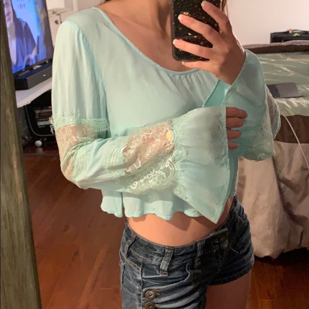 Bell sleeve top